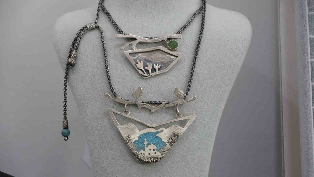 Trabzon'da 40 Yaşından Sonra Takı Tasarımcısı Oldu