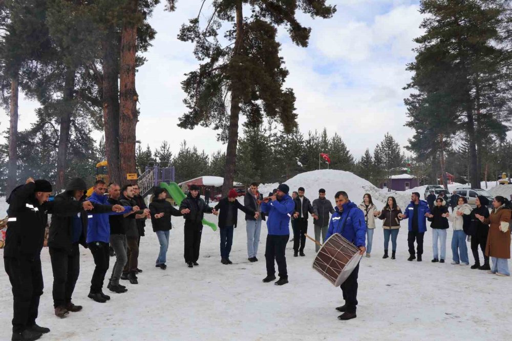 Erzurum’da Kızaklarla Kıyasıya Yarış