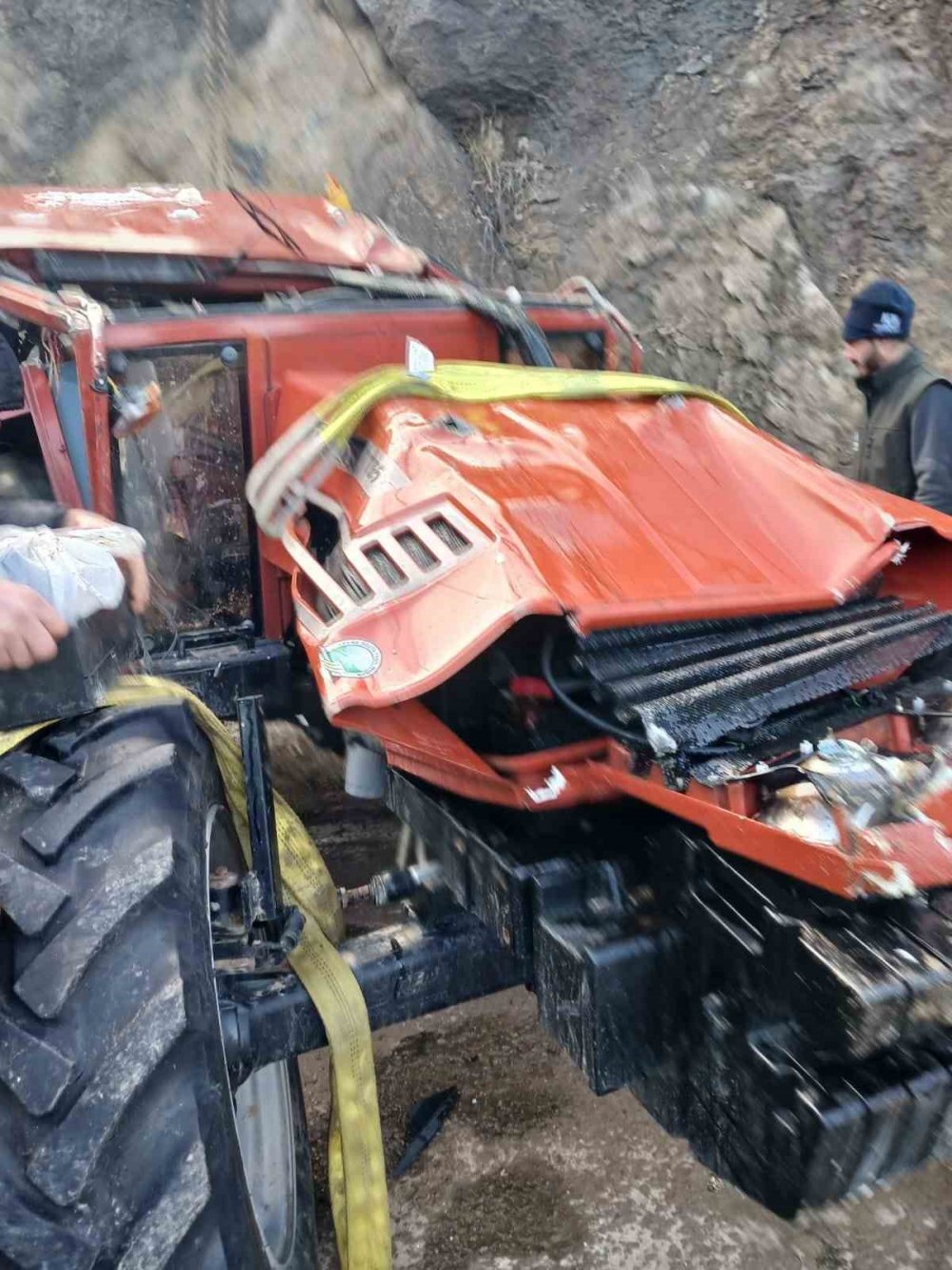 Traktör Devrildi, Köy Muhtarı Hayatını Kaybetti