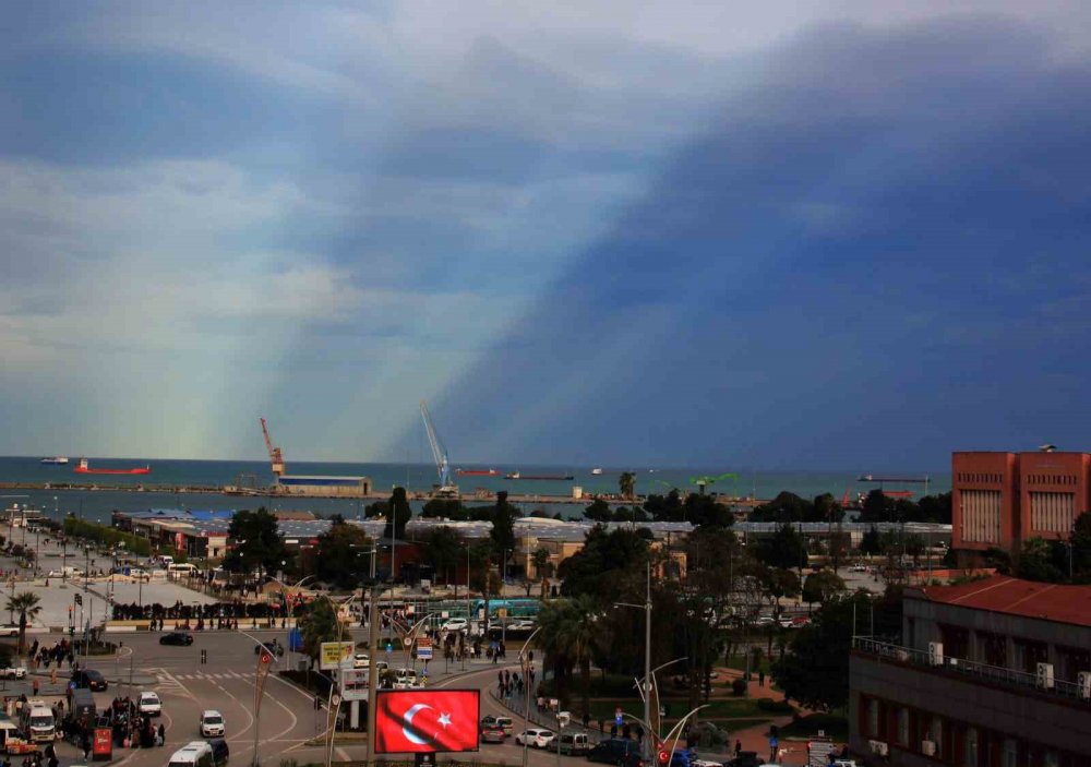 Samsun’dan Objektife Yansıyanlar: Gökyüzü Büyüledi, Şehir Işıkları Geceyi Aydınlattı