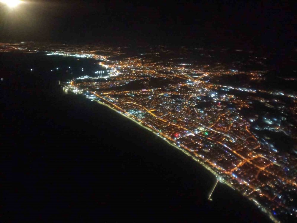 Samsun’dan Objektife Yansıyanlar: Gökyüzü Büyüledi, Şehir Işıkları Geceyi Aydınlattı