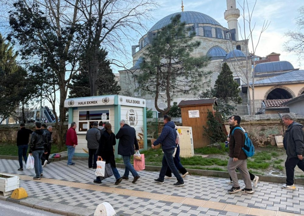 Belediyenin Ürettiği 300 Gramlık Ramazan Pidesi 20 Liradan Satışta