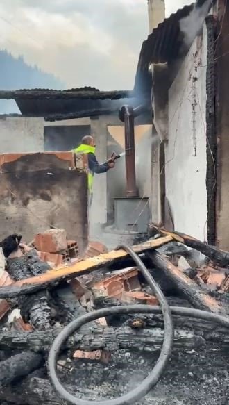 Artvin’de Cami Lojmanında Yangın