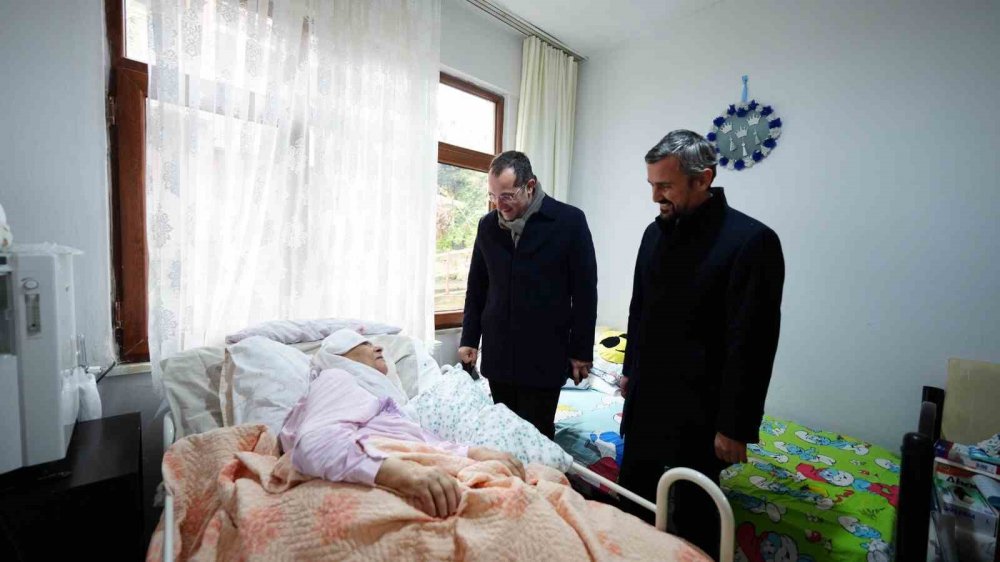 Akçaabat Belediye Başkanı Ekim Hastaları Evlerinde Ziyaret Etti