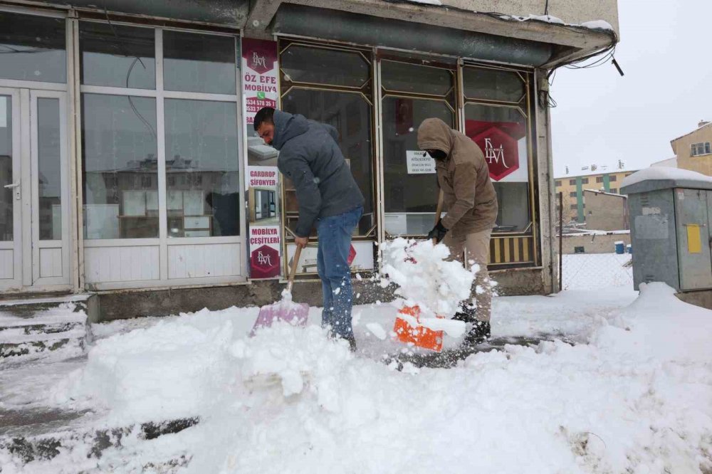 Aziziye’de Karla Mücadele Seferberliği