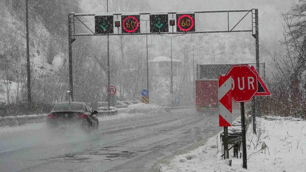 Samsun-ordu Karayolunda Kar Yağışı