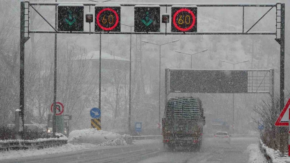 Samsun-ordu Karayolunda Kar Yağışı