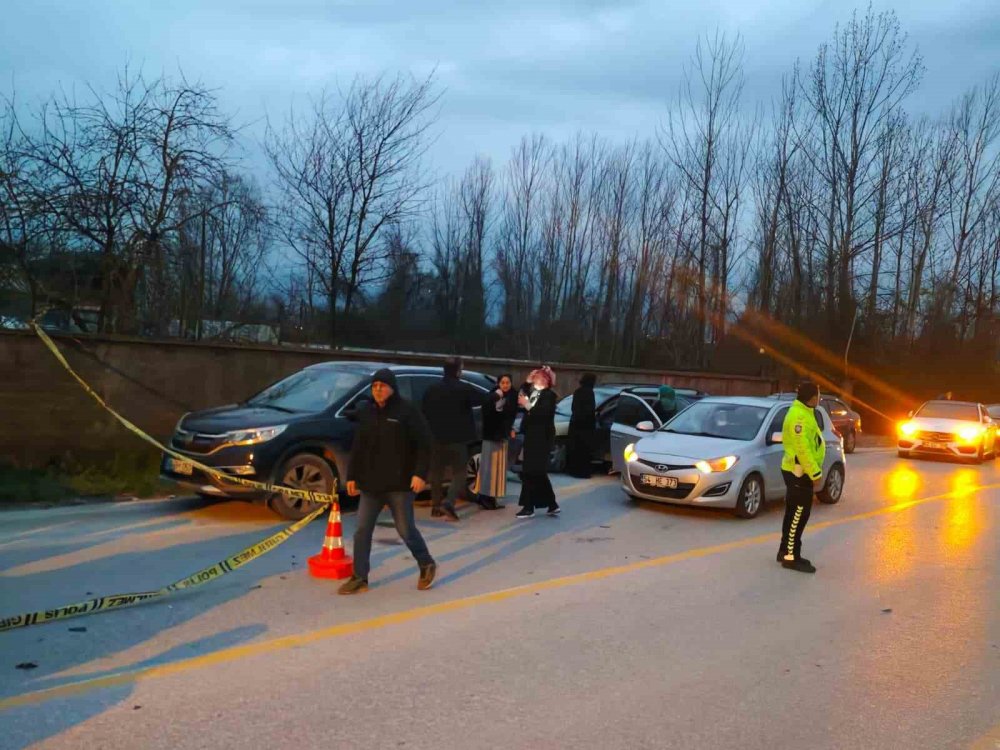 Suv Tipi Araç Otomobile Ok Gibi Saplandı: 1 Ölü, 1 Yaralı