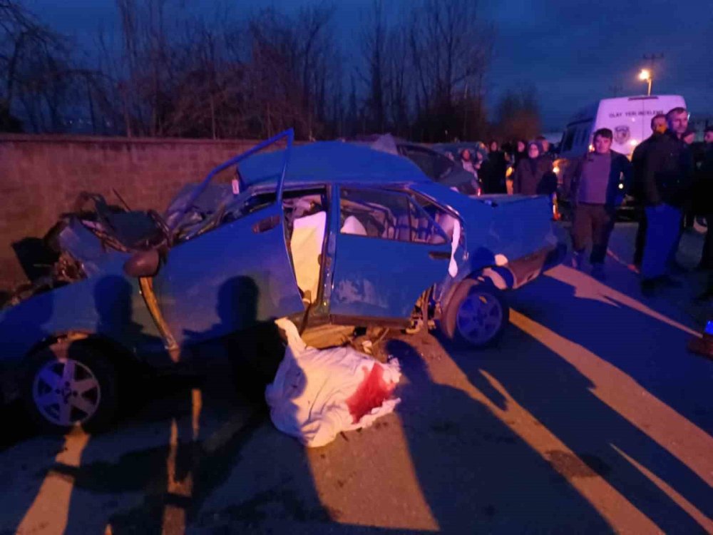 Suv Tipi Araç Otomobile Ok Gibi Saplandı: 1 Ölü, 1 Yaralı