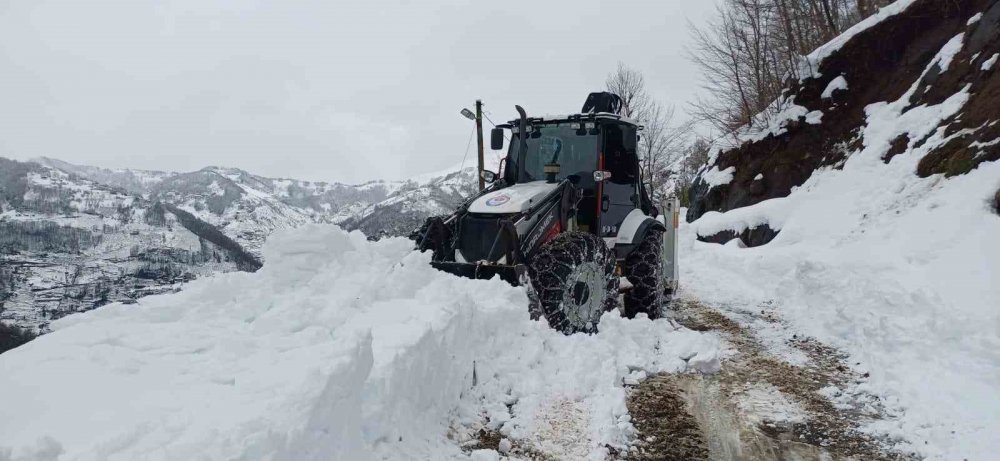 Trabzon’da Kapalı Mahalle Yolu Kalmadı