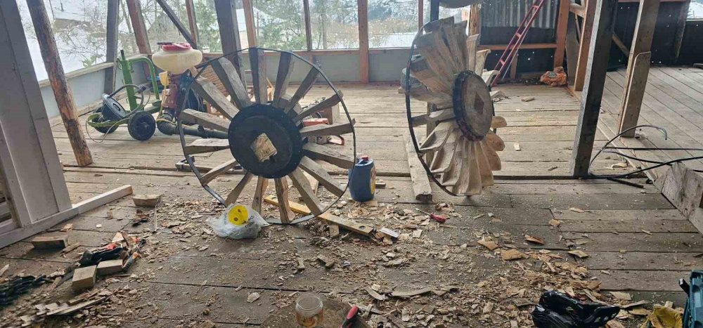 Değirmenlerin Dönmesi Onun Ellerinde