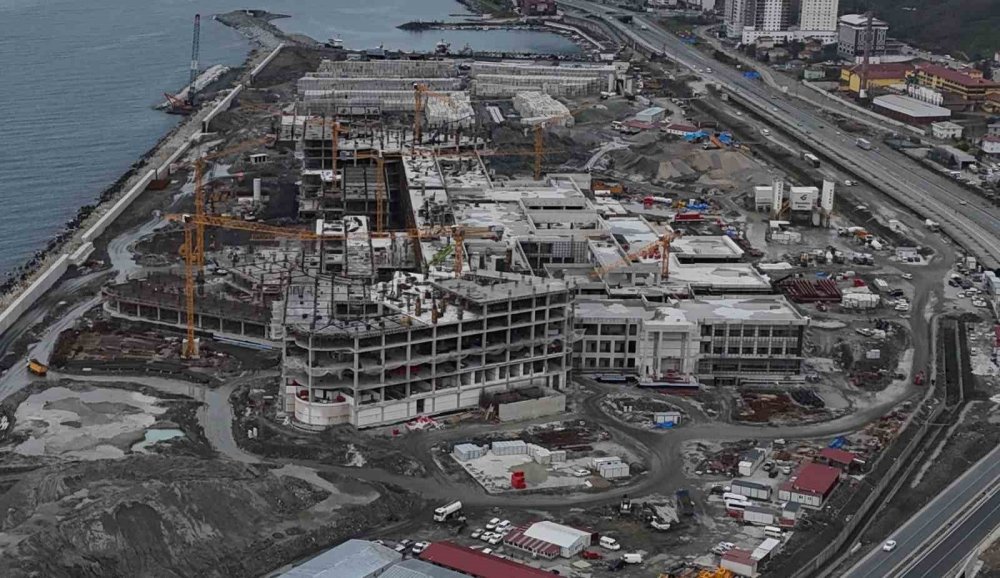 Rize Şehir Hastanesi İnşaatında Çalışmalar Hız Kesmeden Sürüyor