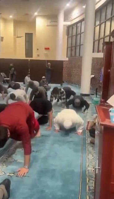 Teravih Sonrası “61 Şınav” Geleneği: Trabzonlu İmam ABD’de Gündem Oldu