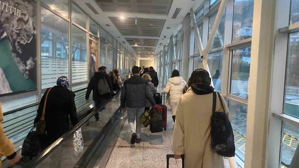 Sarp Sınır Kapısı’nda Yolcu Geçişi 5 Milyonu Aştı