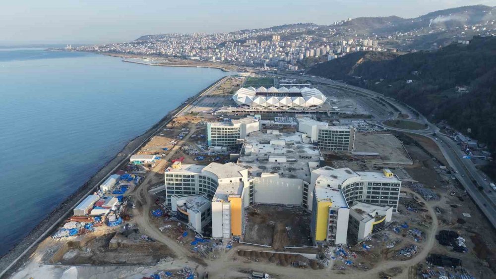 Bakan Memişoğlu Trabzon Şehir Hastanesi İçin "kayıyor" Eleştirilerine Cevap Verdi