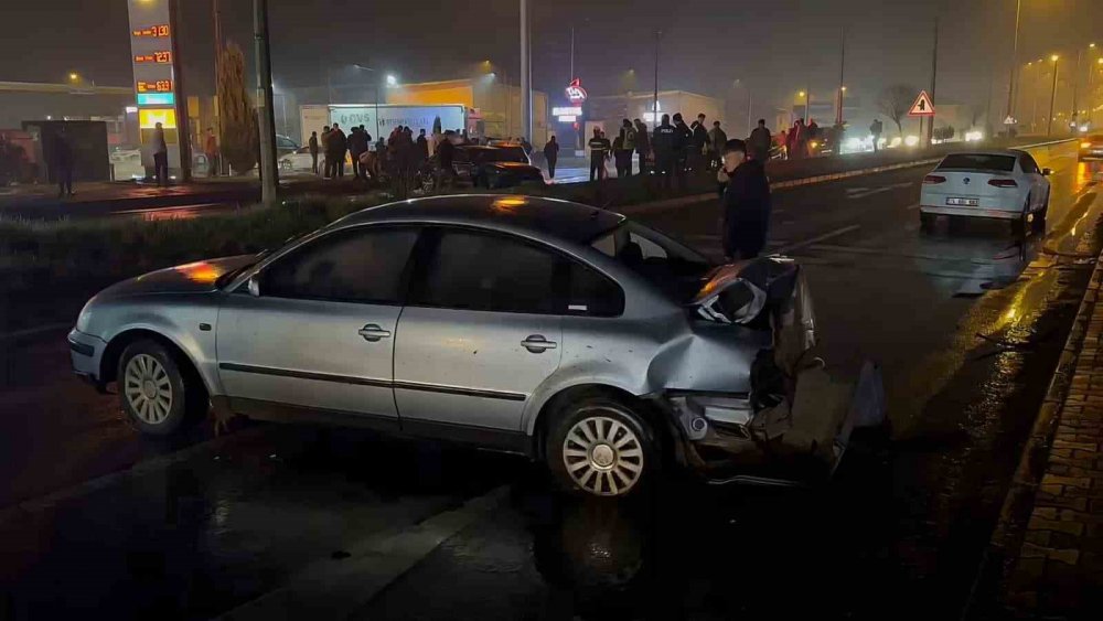 Bartın’da 4 Araçlı Zincirleme Kaza: 2 Yaralı