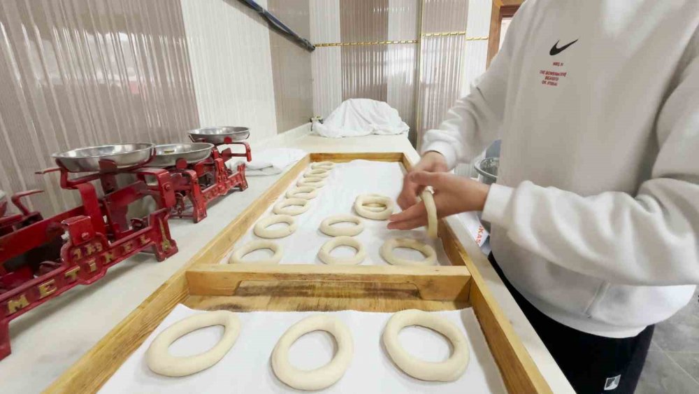 Erdoğan’ın Rize’deki simit ikramı, yöresel lezzeti yeniden gündeme taşıdı