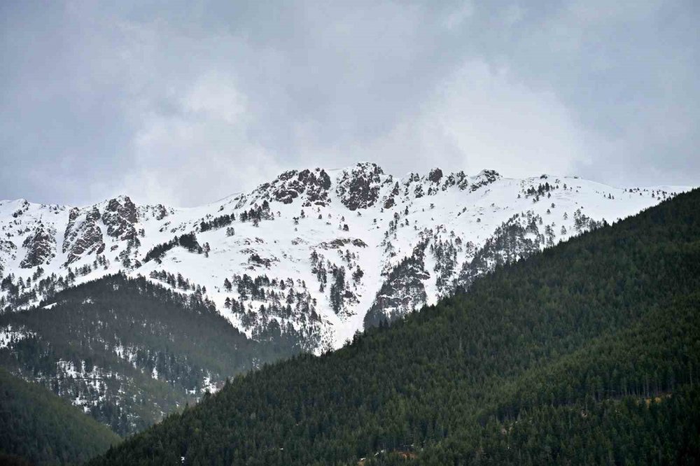 Gümüşhane’de Baharın Renkleri Kışın Beyazıyla Kucaklaştı