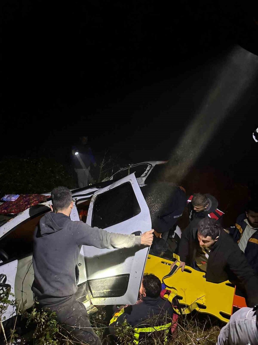 Sinop’ta Otomobil Uçuruma Yuvarlandı: 7 Yaralı