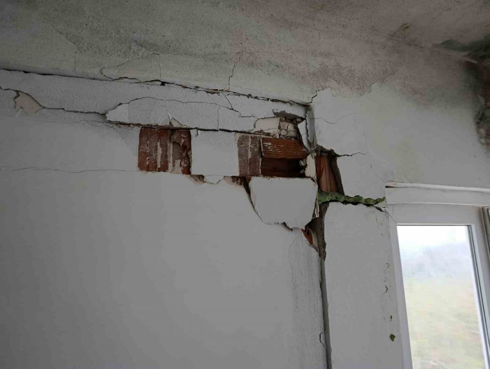 Fatsa’da Heyelan: 2 Ev Kullanılamaz Hale Geldi