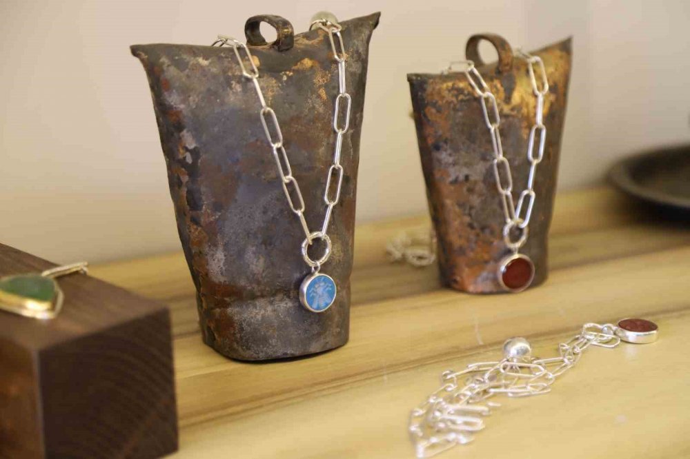 Yüksek Mimarlığı Bıraktı, Sadekarlıkla Yeni Bir Hayat Kurdu