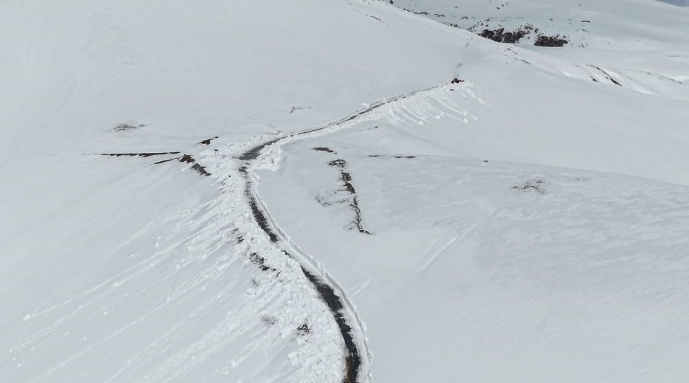Bilbilan Yaylası’nda Karla Mücadele Sürerken Büyüleyici Manzaralar Ortaya Çıktı