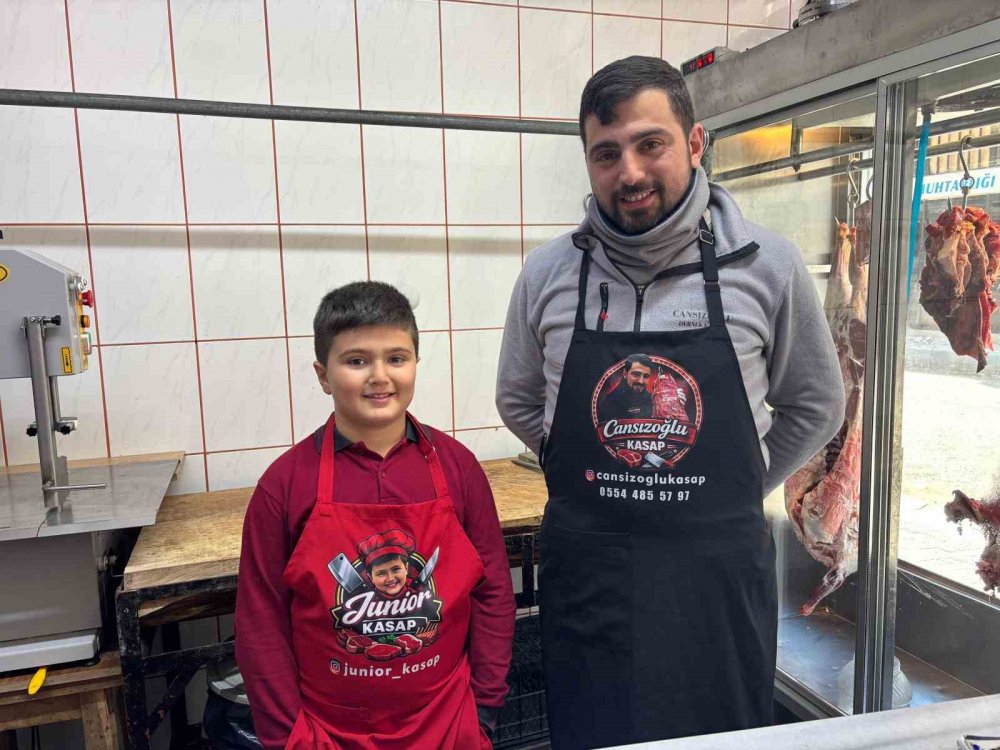 “Junior Kasap” Melih Sosyal Medyada İlgi Odağı Oldu