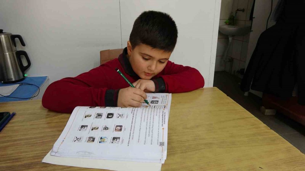 “Junior Kasap” Melih Sosyal Medyada İlgi Odağı Oldu