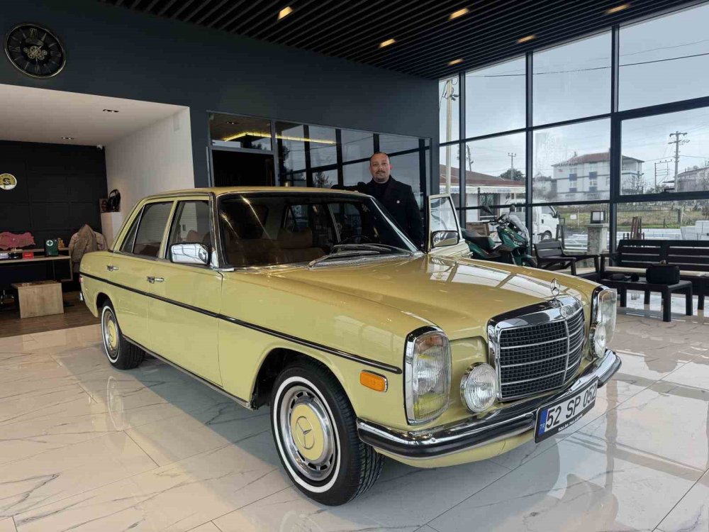 25 Bin Liraya Aldı, 1 Milyon Lira Harcadı: Ordulu Klasik Tutkunu Yarım Asırlık Aracı Fabrikadan Çıktığı İlk Günkü Haline Döndürdü