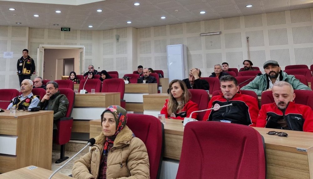 Ordu’da ‘afet Haberleşmesi Ve Telsiz Kullanımı’ Konferansı