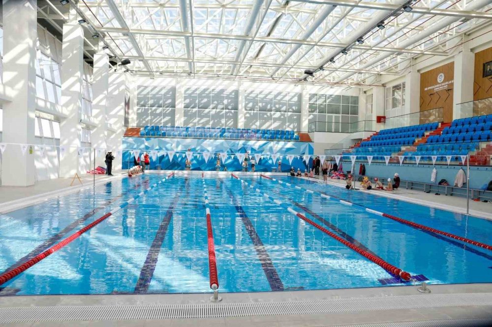 Akçaabat’ta Minik Yüzücüler Yetişiyor