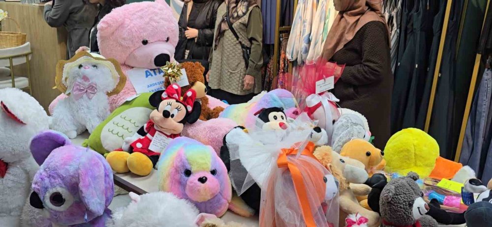 "açılışa Kuruyacak Çiçeklerle Değil Çocukları Sevindirecek Oyuncaklarla Gelin" Çağrısı