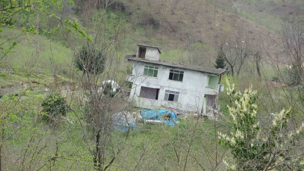 Kayan Mahalleye Konteyner Desteği