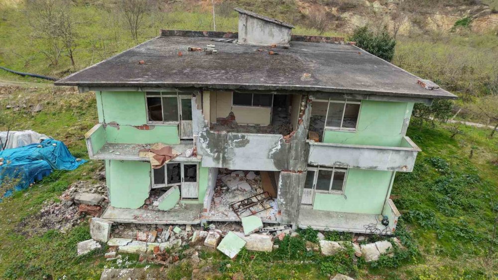 Kayan Mahalleye Konteyner Desteği