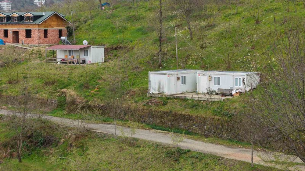 Kayan Mahalleye Konteyner Desteği