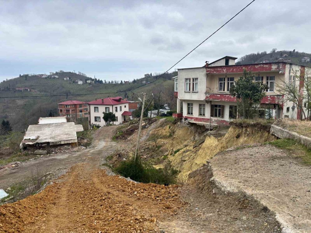 Kayan Mahalleye Konteyner Desteği