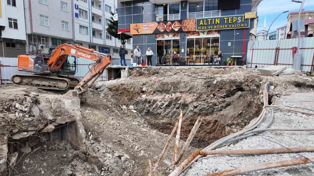 Rize’de Gün Yüzüne Çıkarılan Tarihi Köprünün Sırrı Kitabeyle Aydınlandı