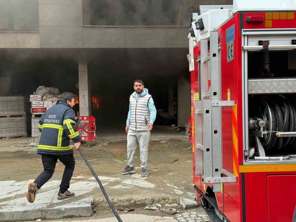 Rize’de İnşaatta Çıkan Yangın Korkuttu