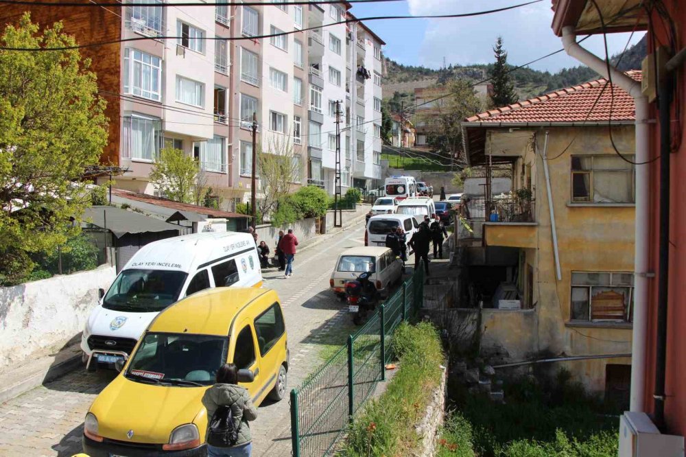 Aynı Evde 11 Yıl Arayla İkinci Soba Faciası: Bu Kez Baba Ve Oğlu Hayatını Kaybetti