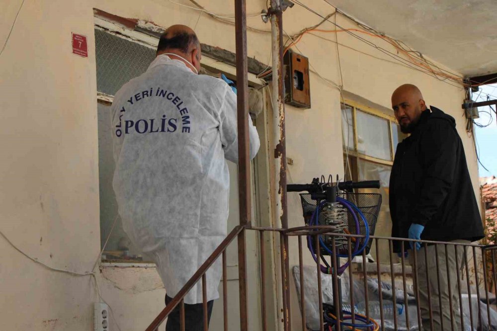 Aynı Evde 11 Yıl Arayla İkinci Soba Faciası: Bu Kez Baba Ve Oğlu Hayatını Kaybetti