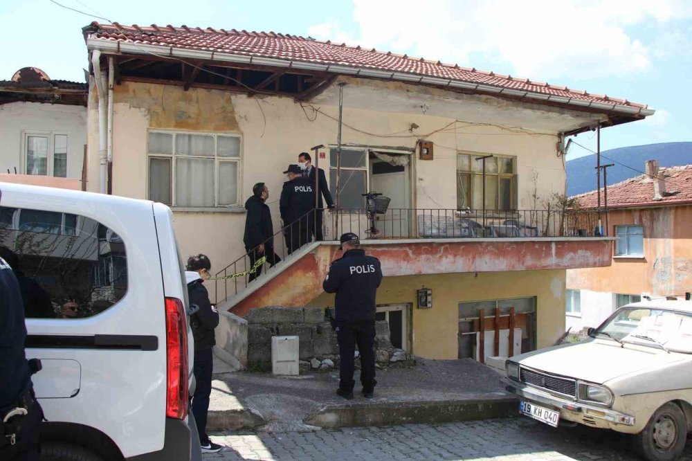 Aynı Evde 11 Yıl Arayla İkinci Soba Faciası: Bu Kez Baba Ve Oğlu Hayatını Kaybetti