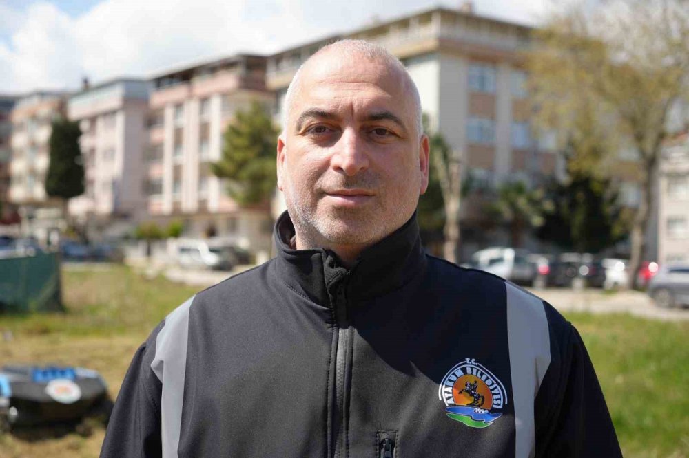 Çimleri Artık Robotlar Biçiyor: 6 Kişilik İşi 2 Robot Yapıyor