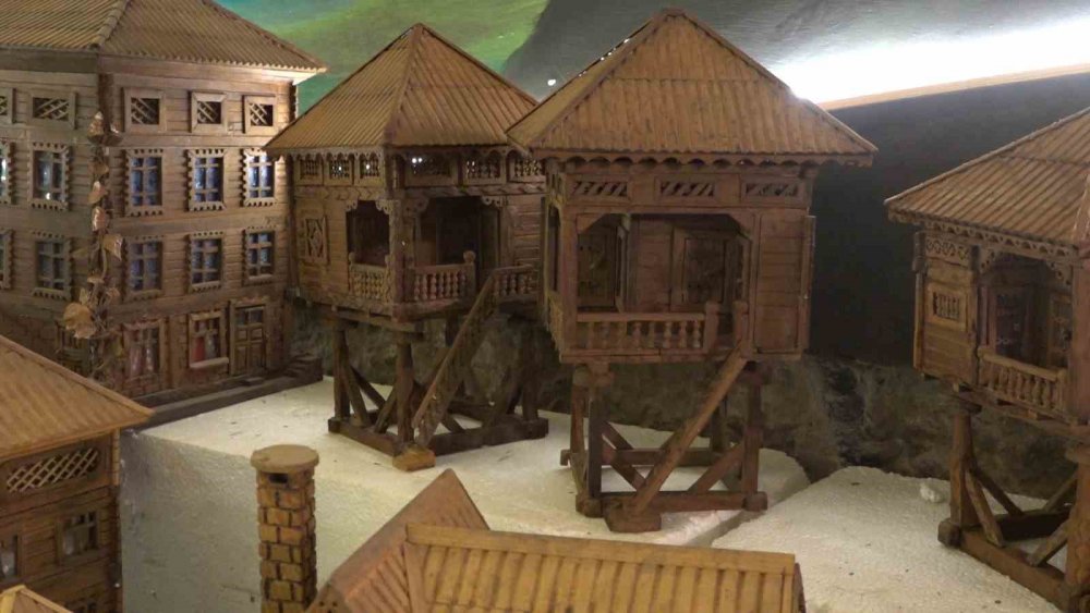 Rize'de Emekli Oldu, Ahşap Maketlerle Hayata Yeniden Tutundu