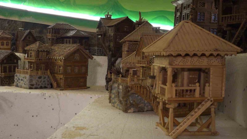 Rize'de Emekli Oldu, Ahşap Maketlerle Hayata Yeniden Tutundu