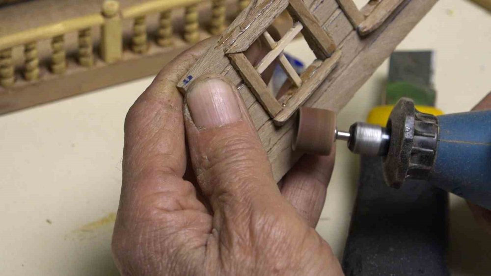 Rize'de Emekli Oldu, Ahşap Maketlerle Hayata Yeniden Tutundu