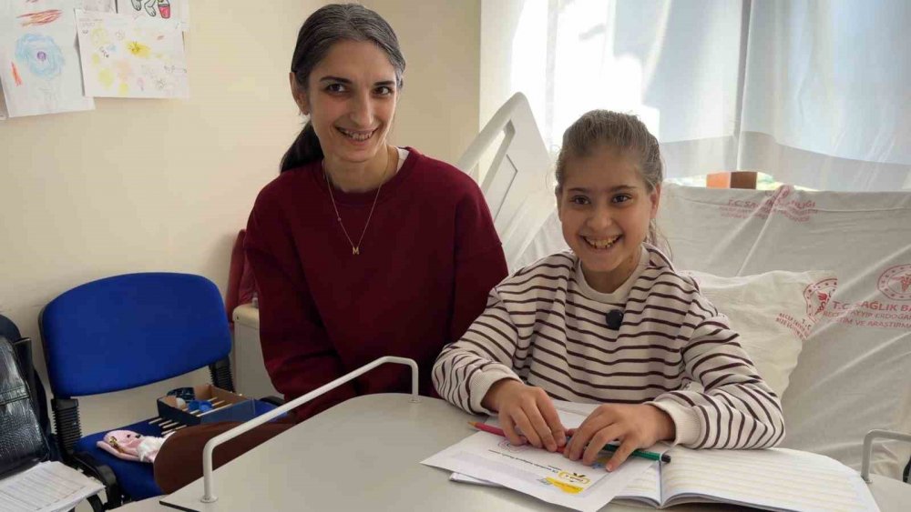 Hastanede Umut Veren Proje: Diyaliz Hastası Melek Okuma Yazma Öğreniyor