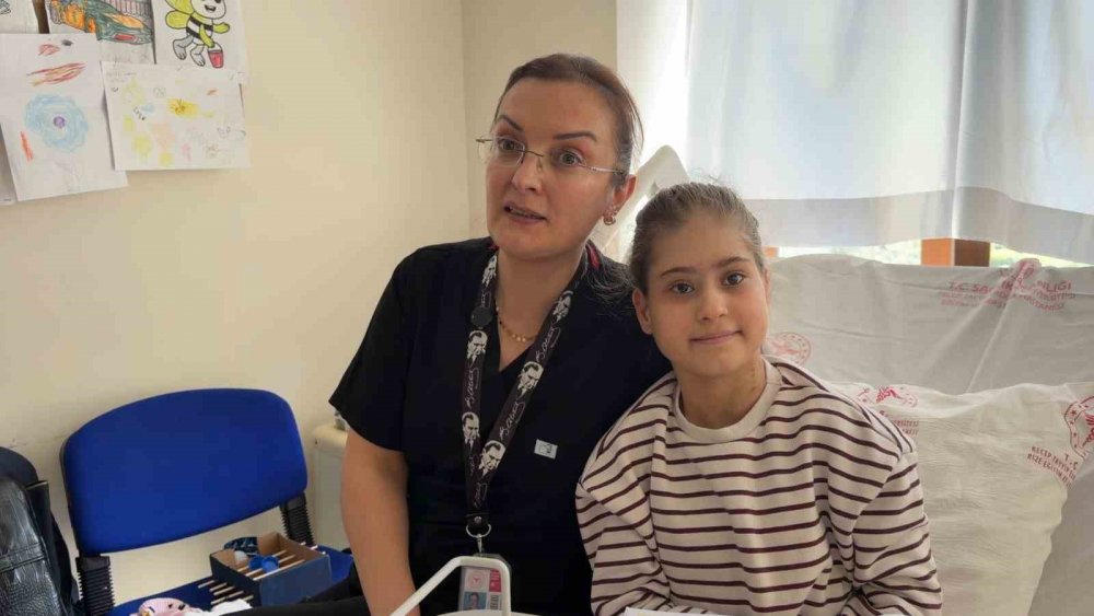 Hastanede Umut Veren Proje: Diyaliz Hastası Melek Okuma Yazma Öğreniyor