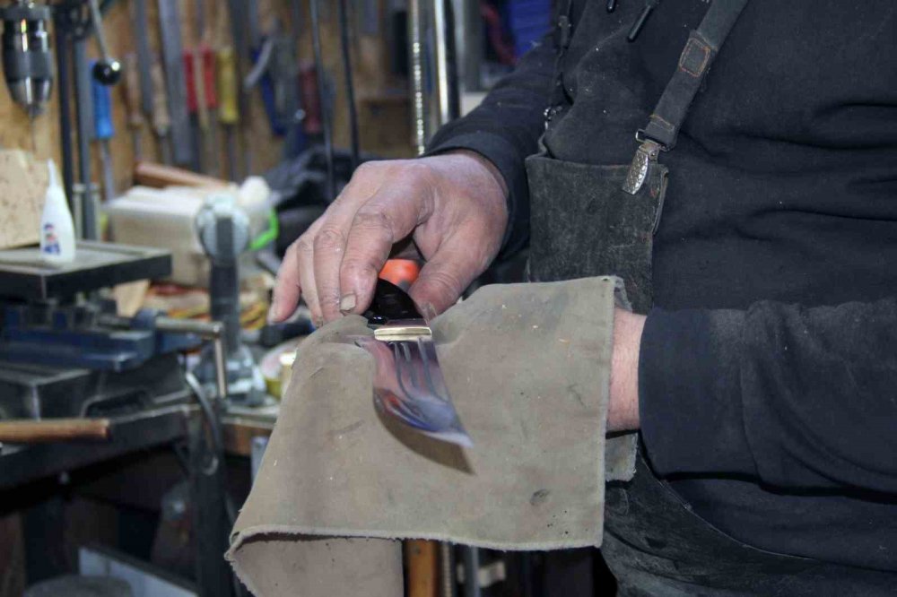 40 Yaşında Çırak Oldu, Giresun’un Bıçak Mirasını Yaşatıyor