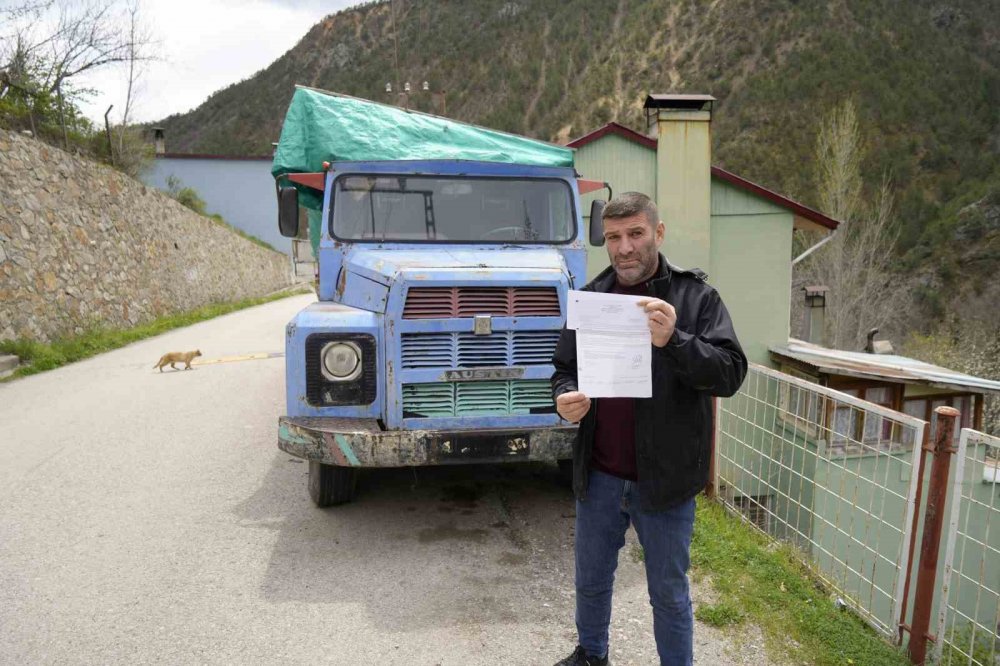 Evinin Önünde Odunluk Olarak Kullandığı Kamyonu İstanbul’da Ceza Yedi