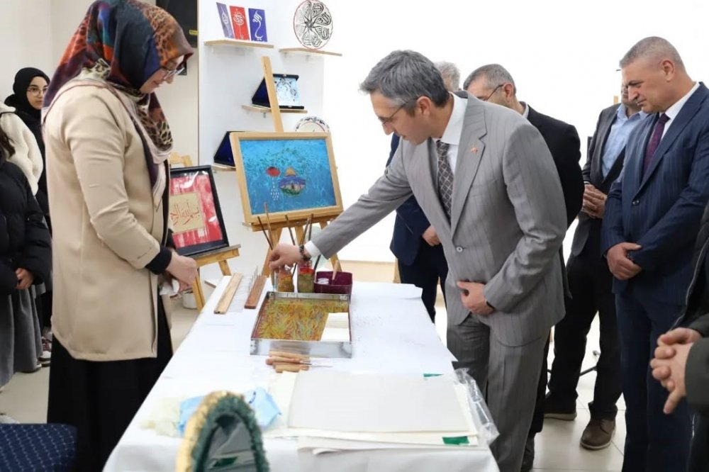 Bayburt’ta ’sevginin Diliyle Değerlerimiz’ Sergisi Açıldı